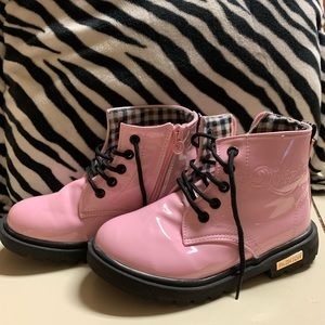 Pink fashion girl boots 🌸